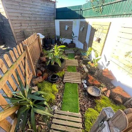 The Yellow Retreat Kwatera prywatna *