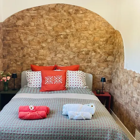 The Yellow Retreat Séjour chez l'habitant A dos Cunhados