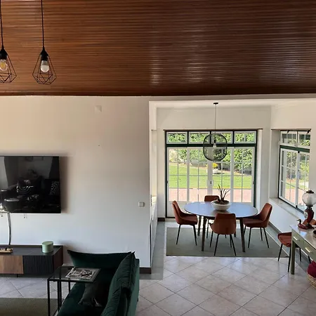 The Yellow Retreat Homestay A dos Cunhados