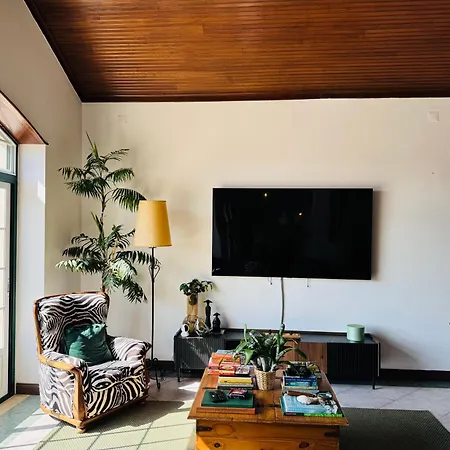 The Yellow Retreat Homestay *
