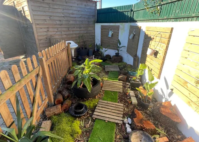 The Yellow Retreat *