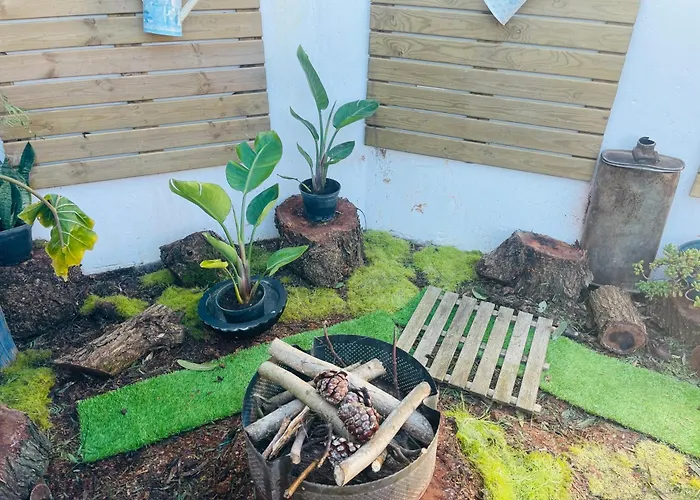 Проживание в семье The Yellow Retreat А-душ-Куньядуш