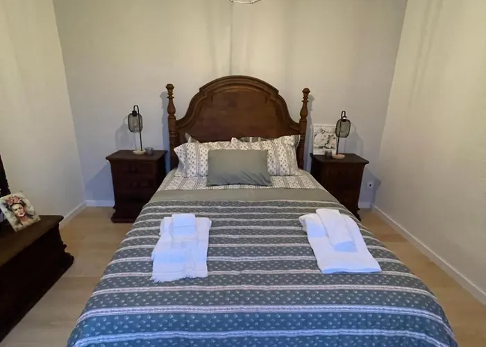 בית אירוח The Yellow Retreat אה דוס קונהאדוס