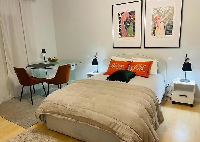 The Yellow Retreat אה דוס קונהאדוס