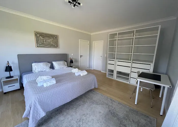 The Yellow Retreat בית אירוח אה דוס קונהאדוס