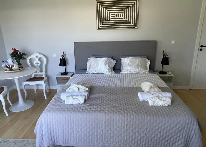 The Yellow Retreat בית אירוח